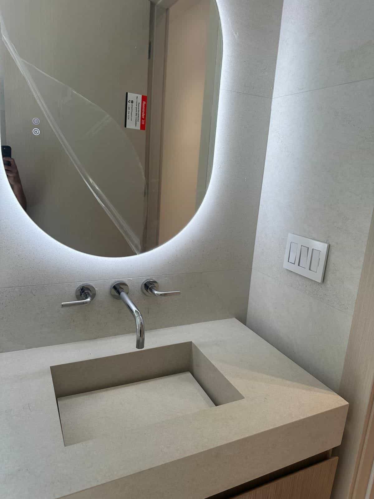 Before and after of a Bathroom remodeling by a plumber in Aventura
